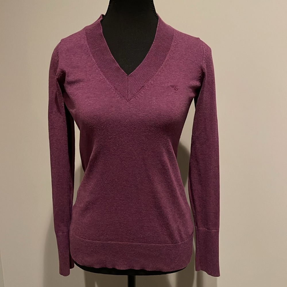 ESPRIT Burgundy Classic V-Neck Sweater. Size Small